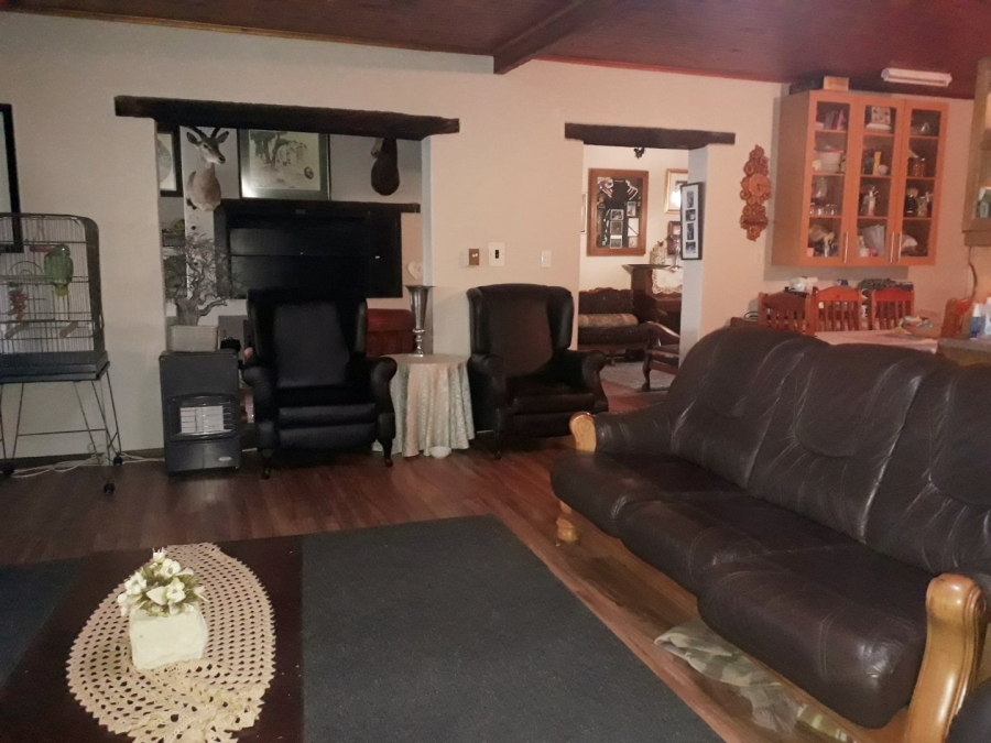 5 Bedroom Property for Sale in Sasolburg Free State